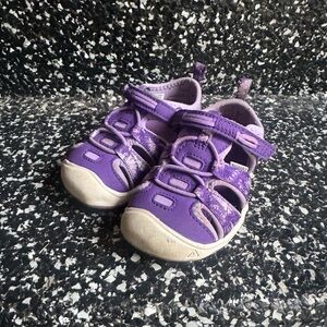 EUC Keen Moxie Waterproof Toddler Shoes. Size 7. Purple + White.
